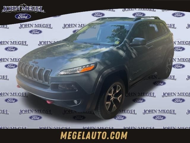 2014 Jeep Cherokee Trailhawk in Anvil Clear Coat — front three-quarter view