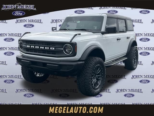 2026 Ford Bronco Base in Oxford White — front three-quarter view